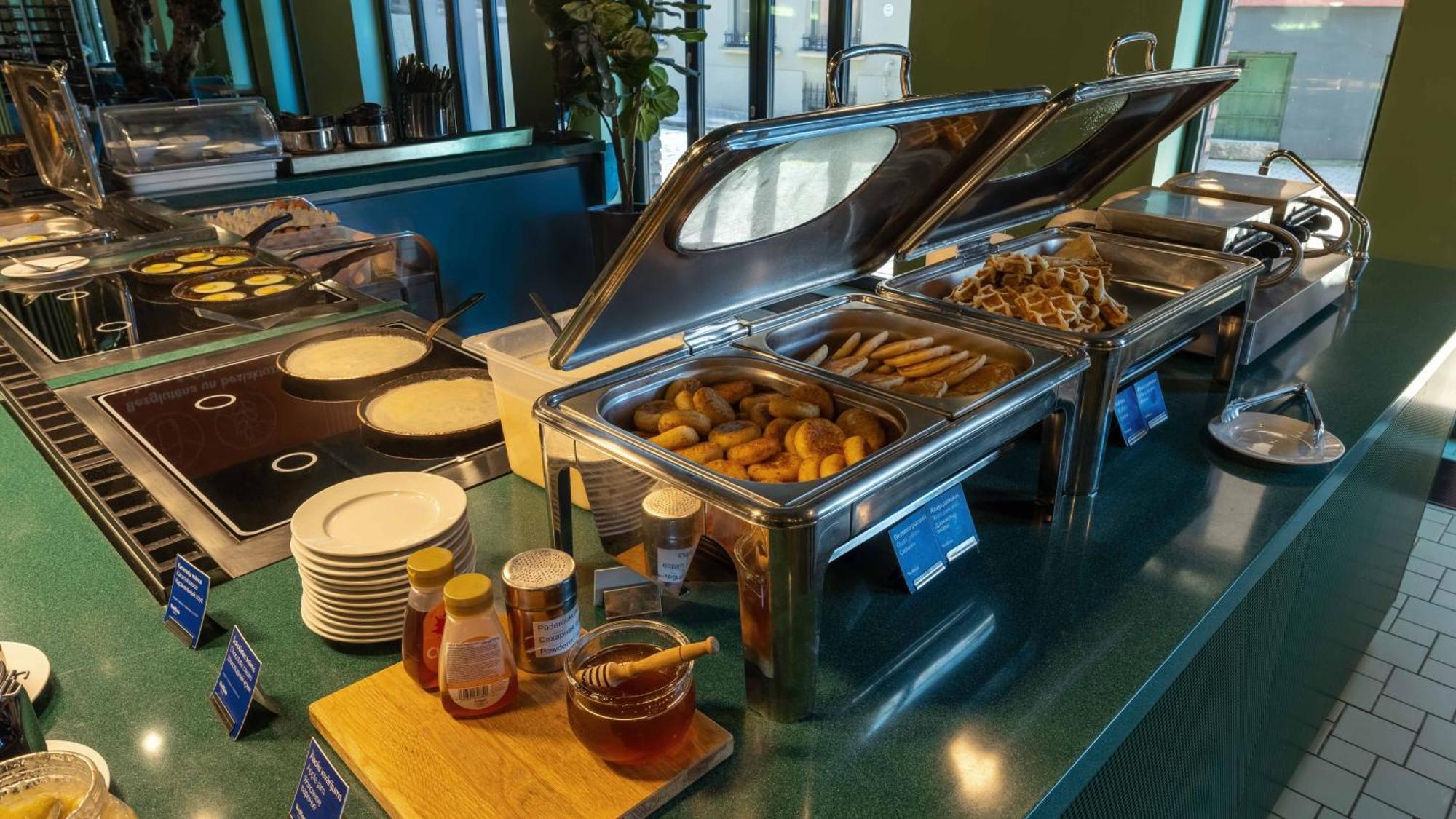 Wellton Riverside Spa Hotel Riga Ngoại thất bức ảnh